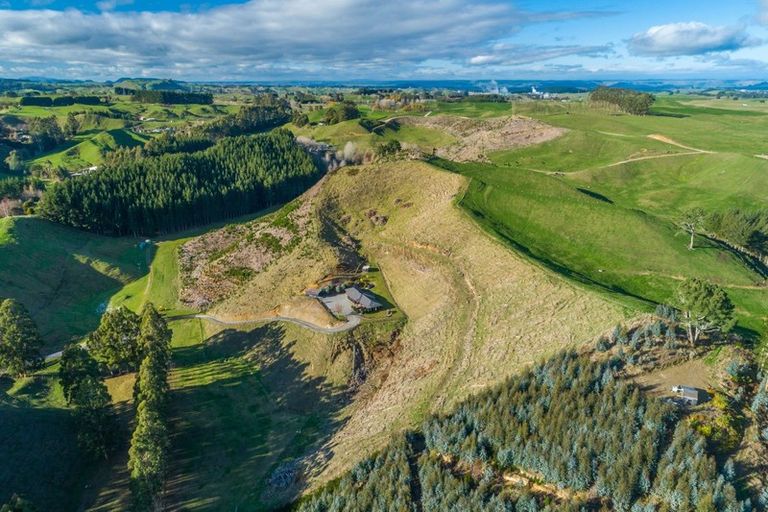 Photo of property in 201 Whangamata Road, Kinloch, Taupo, 3377