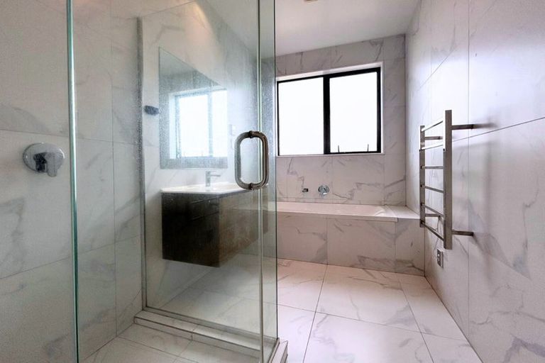 Photo of property in 20 Tararua Street, Massey, Auckland, 0614