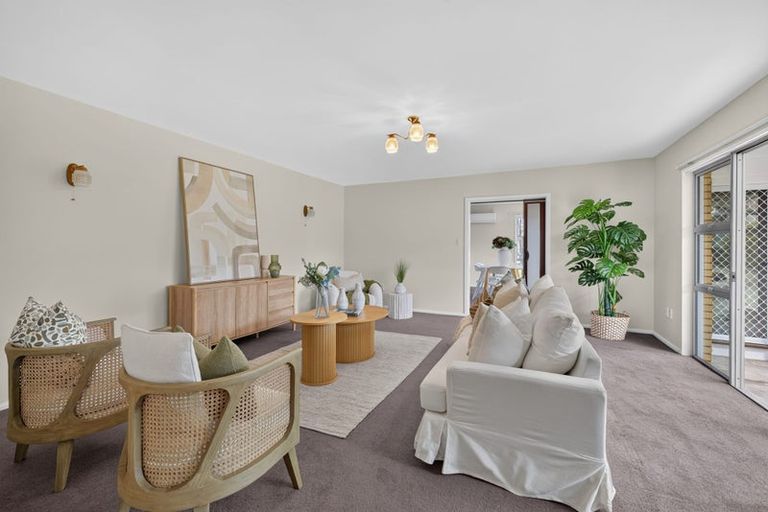 Photo of property in 20 Delaware Crescent, Russley, Christchurch, 8042
