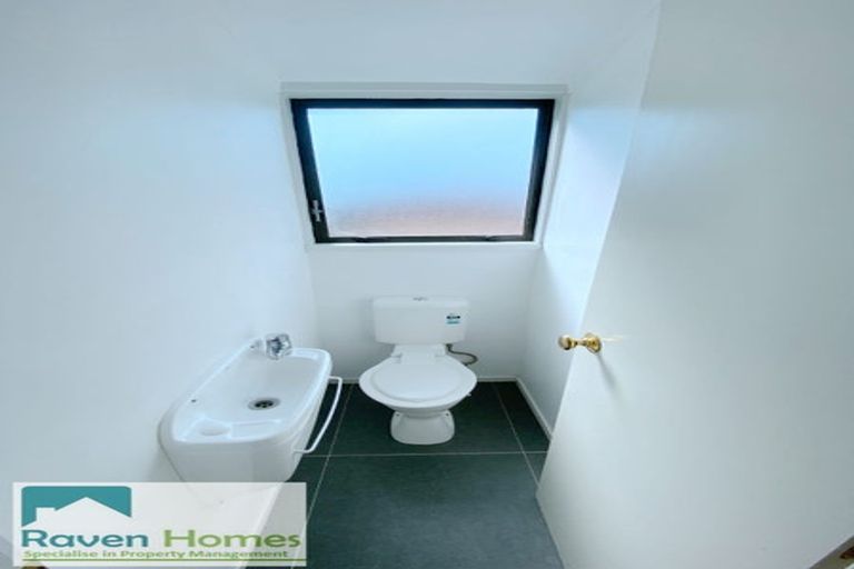 Photo of property in 20 Caspian Close, New Lynn, Auckland, 0600