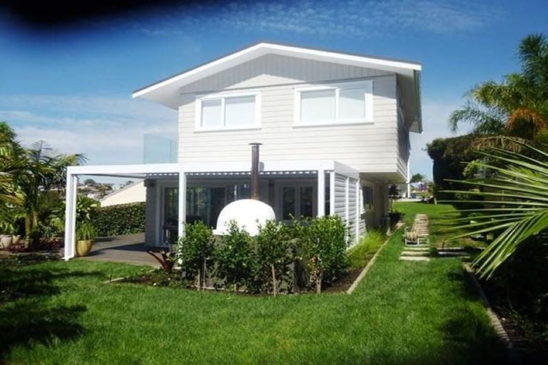 Photo of property in 24 Bevyn Street, Castor Bay, Auckland, 0620