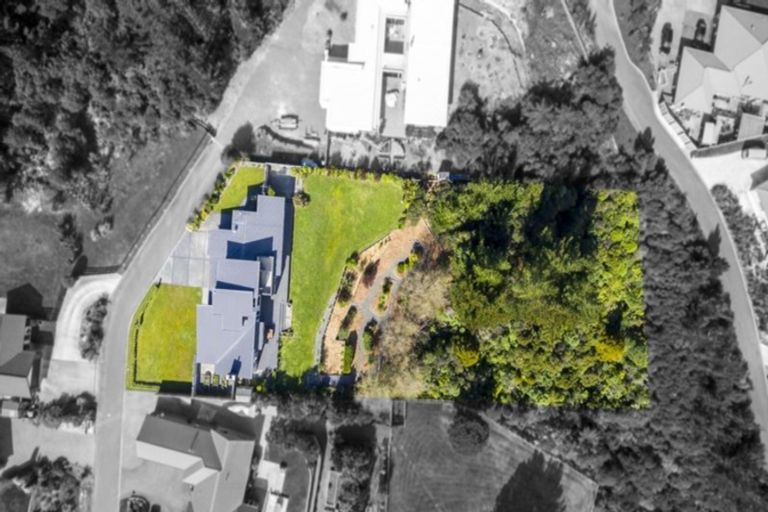 Photo of property in 4 Mount Marua Way, Timberlea, Upper Hutt, 5018