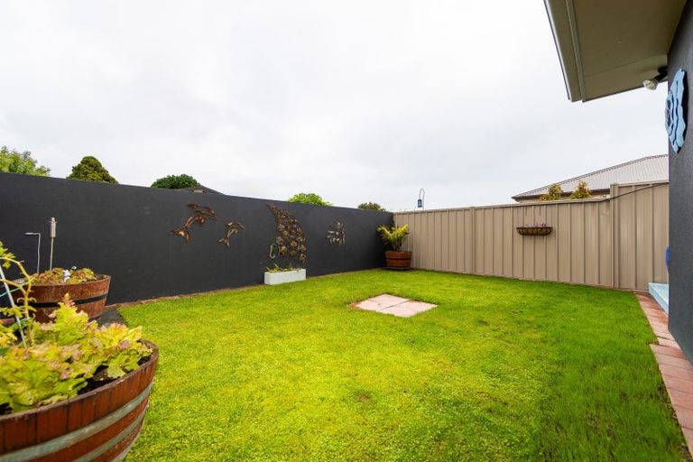 Photo of property in 4 Gregory Grove, Clive, 4102