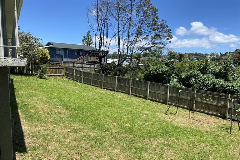 Photo of property in 13 Adam Sunde Place, Glen Eden, Auckland, 0602