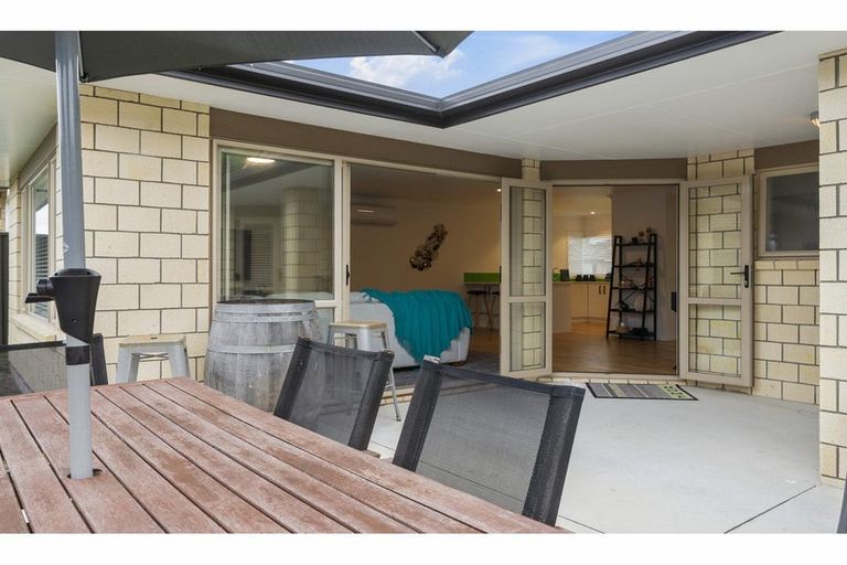 Photo of property in 33/64 Kawaha Point Road, Kawaha Point, Rotorua, 3010