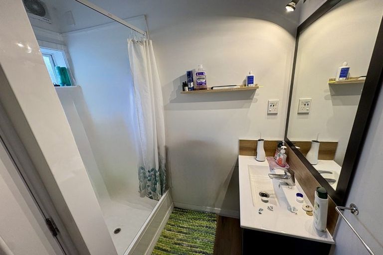 Photo of property in 2 Yale Road, Mount Cook, Wellington, 6021