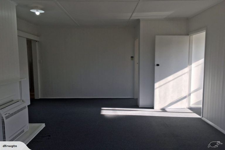 Photo of property in 92 Tremewan Street, Tawa, Wellington, 5028