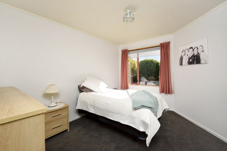 Photo of property in 16 Rintoul Place, Brightwater, 7022