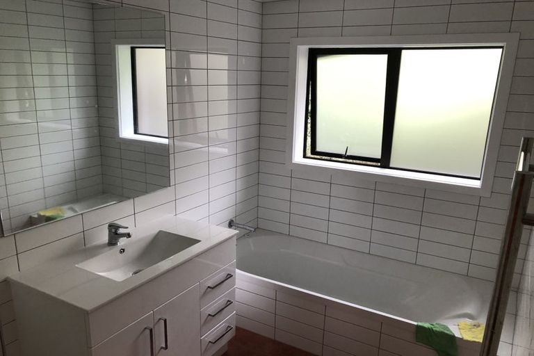 Photo of property in 29 Truby King Street, Merrilands, New Plymouth, 4312