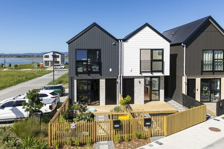 Photo of property in 2/18 Scott Road, Hobsonville, Auckland, 0616