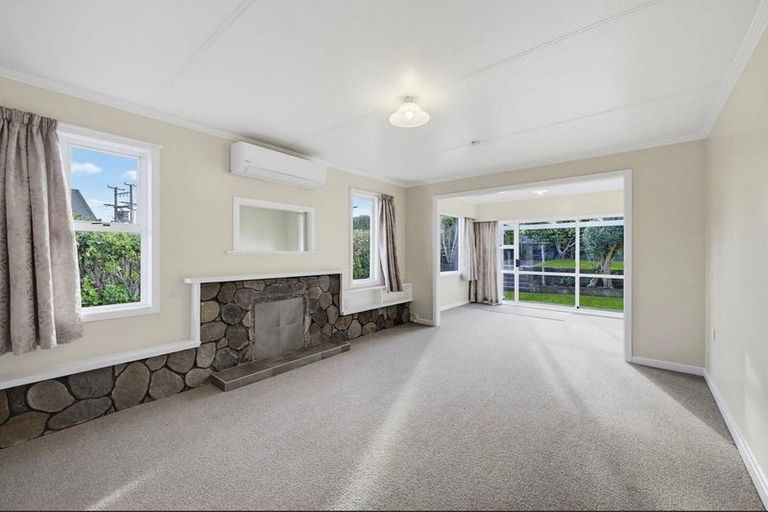 Photo of property in 71 Ngamotu Road, Spotswood, New Plymouth, 4310