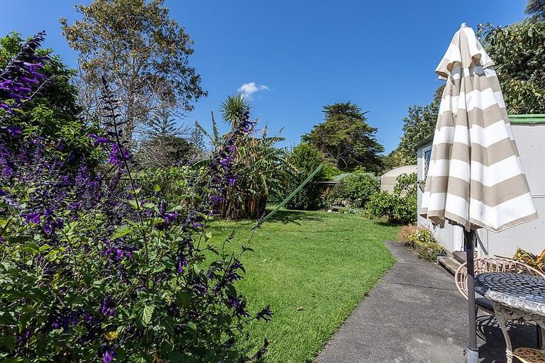 Photo of property in 40 James Mcleod Road, Shelly Beach, Helensville, 0874