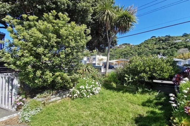 Photo of property in 4/171 Queens Drive, Lyall Bay, Wellington, 6022