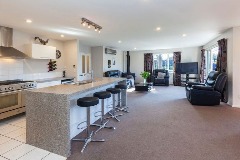 Photo of property in 14 Prebblewood Drive, Prebbleton, 7604