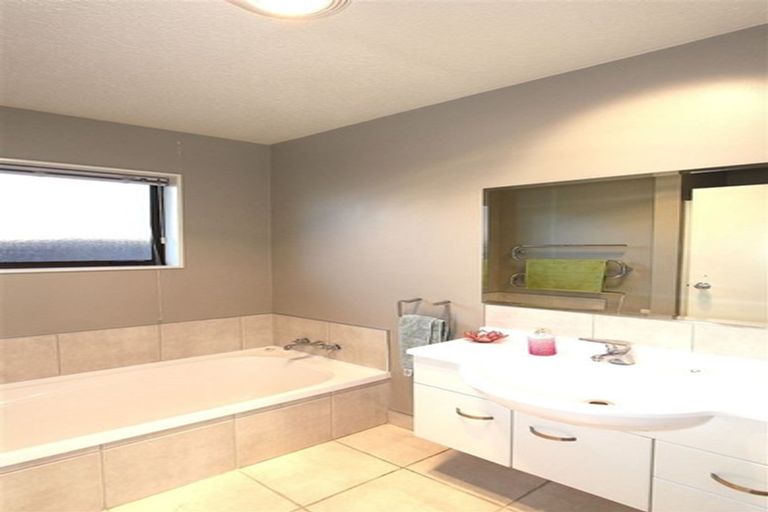 Photo of property in 26 Kirsten Place, Parklands, Christchurch, 8083