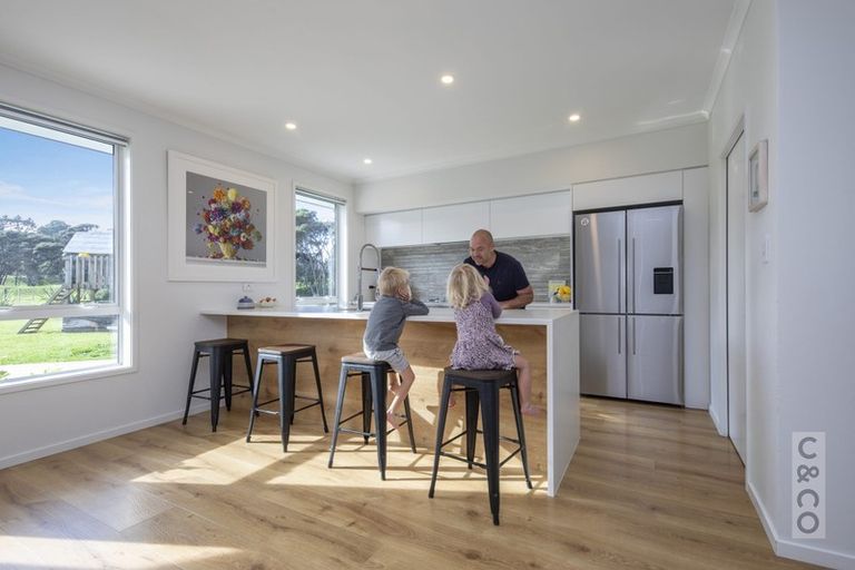 Photo of property in 1293 Old North Road, Helensville, 0875