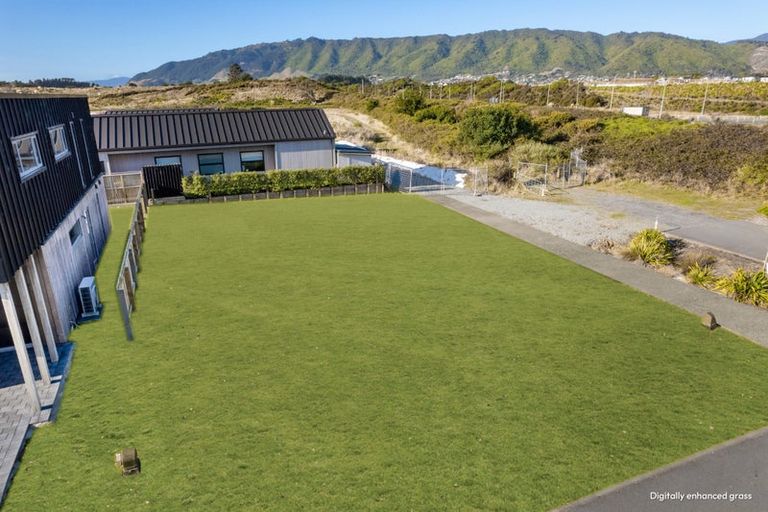 Photo of property in 2 Mirek Street, Waikanae, 5036