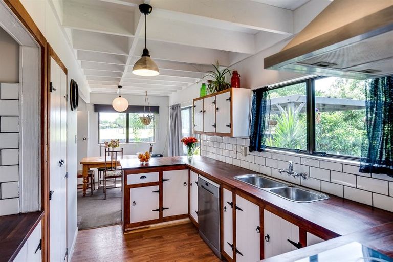 Photo of property in 141 Tait Drive, Greenmeadows, Napier, 4112