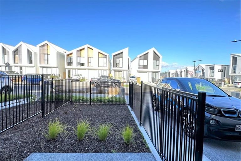 Photo of property in 3 Porowha Road, Westgate, Auckland, 0814