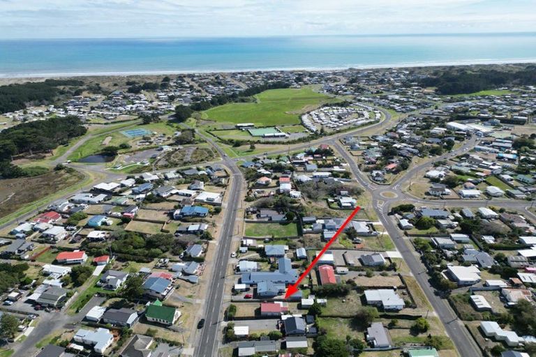 Photo of property in 165 Seabury Avenue, Foxton Beach, Foxton, 4815