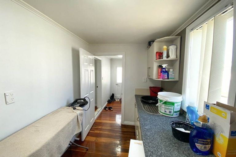 Photo of property in 3 Pleasant Road, Glen Eden, Auckland, 0602