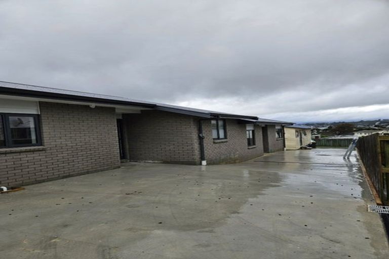 Photo of property in 141a-d Bedford Street, Cannons Creek, Porirua, 5024