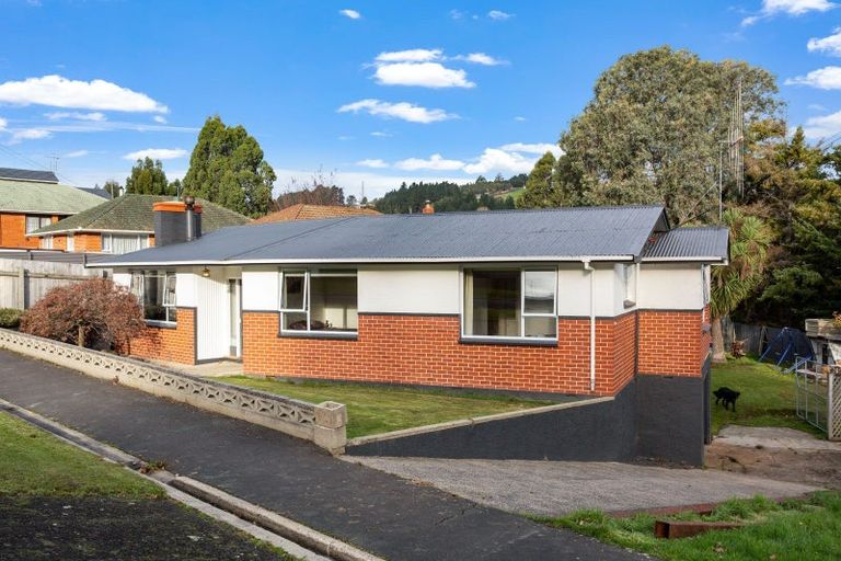 Photo of property in 12 Waldron Crescent, Green Island, Dunedin, 9018