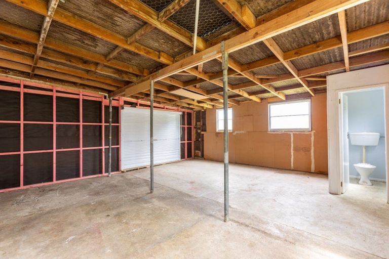 Photo of property in 21 Bevan Street, Woodville, 4920