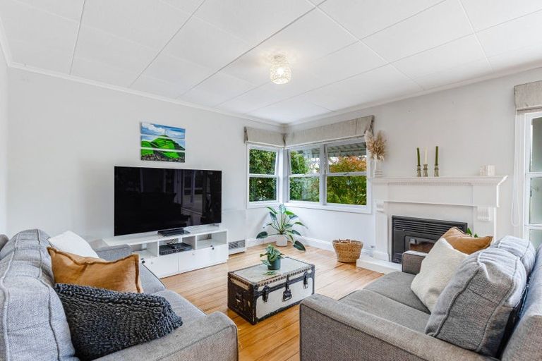 Photo of property in 41 Hanlon Crescent, Narrow Neck, Auckland, 0624