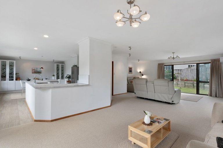 Photo of property in 33 Waikite Road, Welcome Bay, Tauranga, 3112