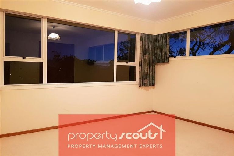 Photo of property in 13 Longview Drive, Merrilands, New Plymouth, 4312