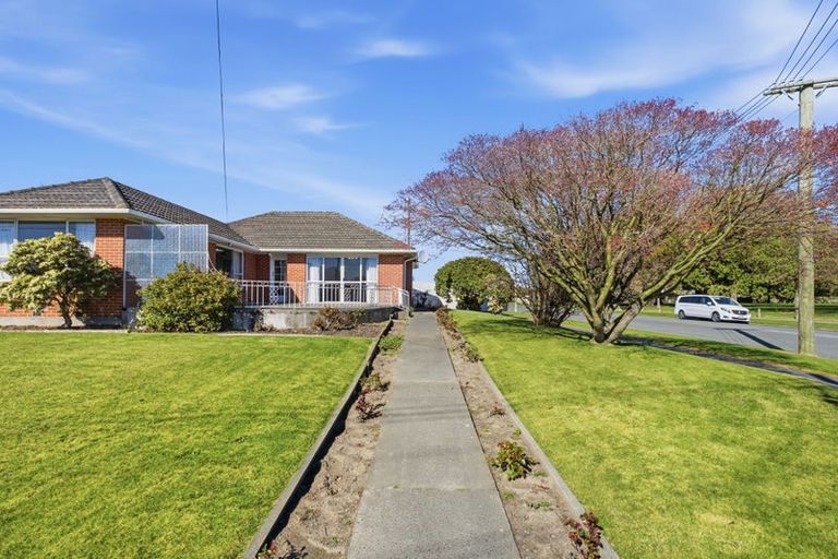 Photo of property in 33 Staveley Street, Avonhead, Christchurch, 8042