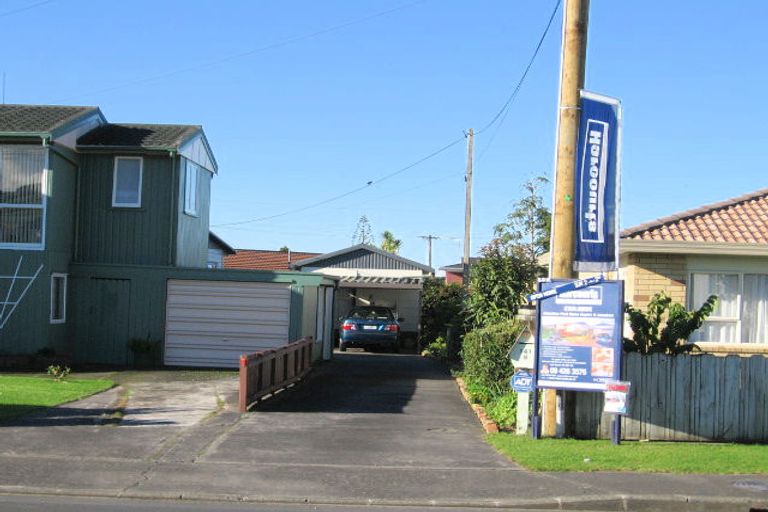 Photo of property in 141 Centreway Road, Orewa, 0931