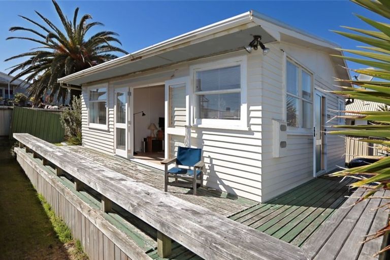 Photo of property in 6b Taylor Road, Papamoa Beach, Papamoa, 3118