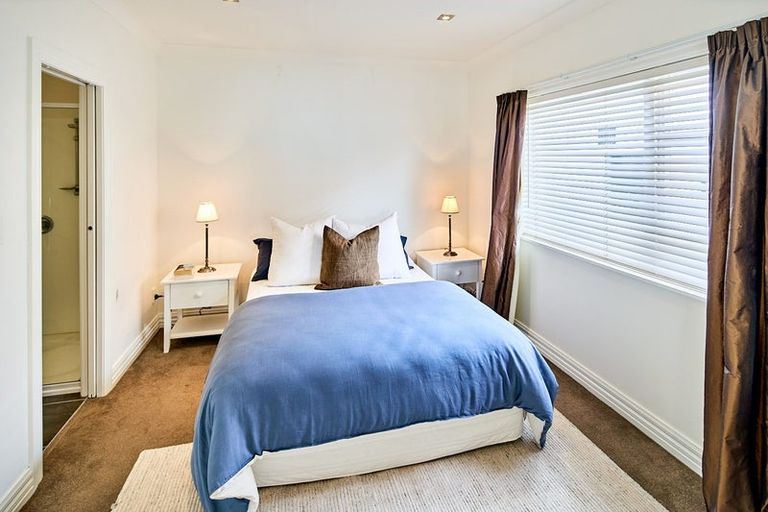Photo of property in 2b Wilkinson Street, Oriental Bay, Wellington, 6011