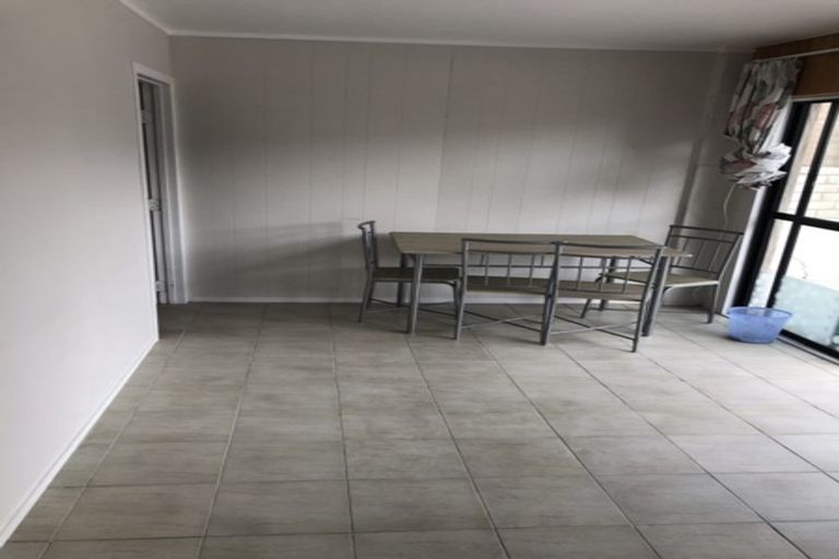 Photo of property in 23 Puketea Street, Blockhouse Bay, Auckland, 0600