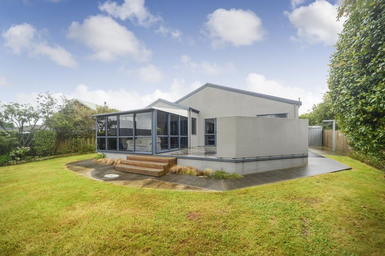 Photo of property in 3 Abby Road, Fitzherbert, Palmerston North, 4410