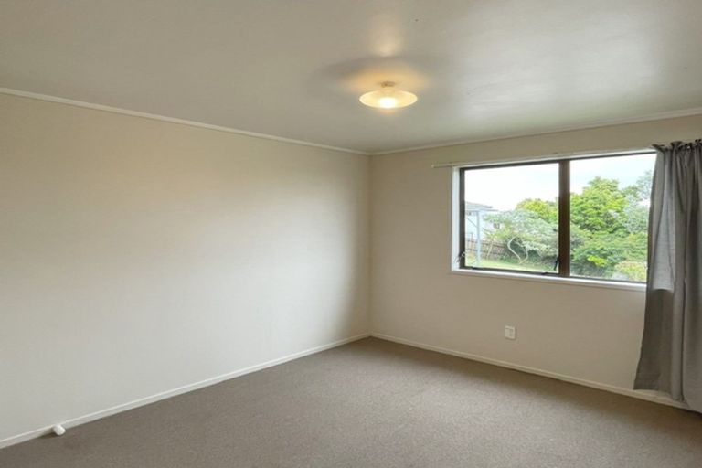 Photo of property in 25 Virgo Place, Glen Eden, Auckland, 0602