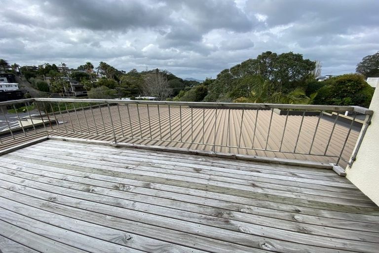 Photo of property in 1/74 Beach Road, Castor Bay, Auckland, 0620