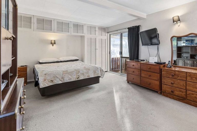 Photo of property in 5 Bird Grove, Stokes Valley, Lower Hutt, 5019