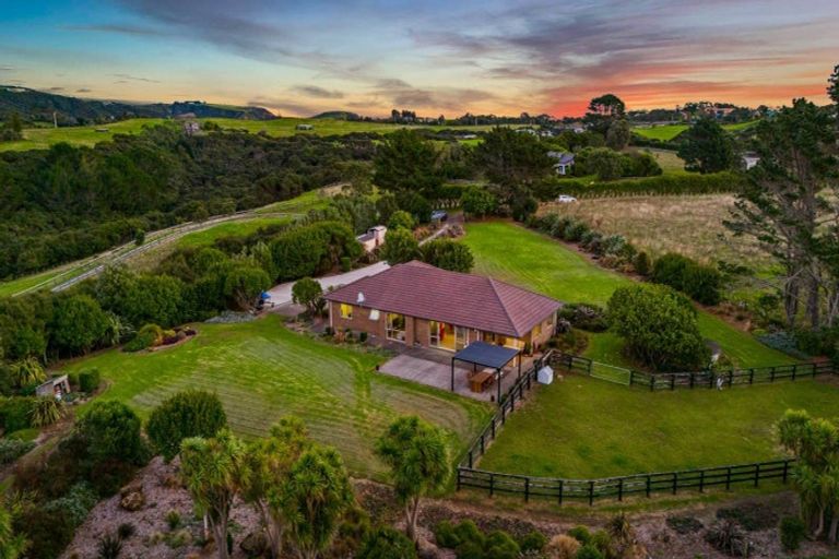 Photo of property in 296a Oaia Road, Muriwai, Waimauku, 0881