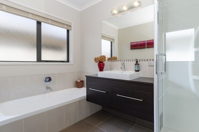 Photo of property in 5 Ohope Place, Papamoa Beach, Papamoa, 3118