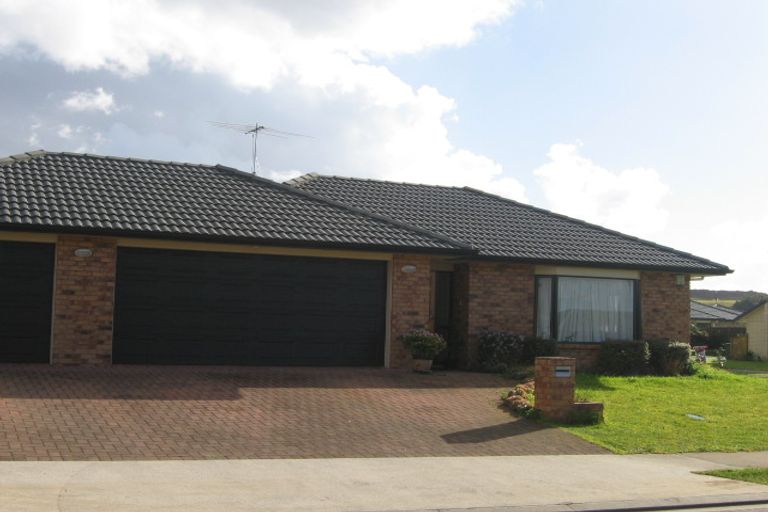 Photo of property in 14 Belcoo Crescent, East Tamaki, Auckland, 2013