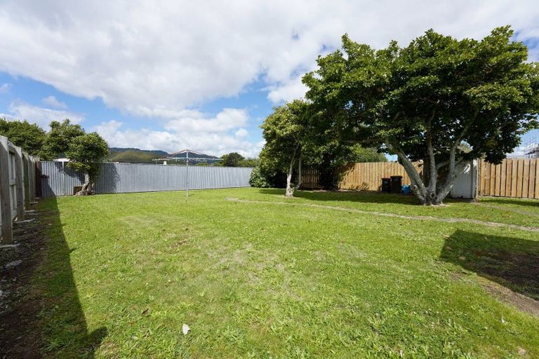 Photo of property in 24 Reynolds Street, Taita, Lower Hutt, 5011
