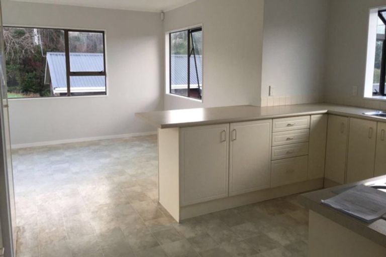 Photo of property in 18 Church Street, Swanson, Auckland, 0612