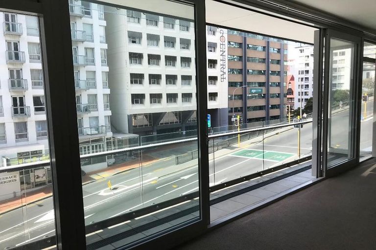 Photo of property in Montreaux Apartments, 2i/164 The Terrace, Wellington Central, Wellington, 6011