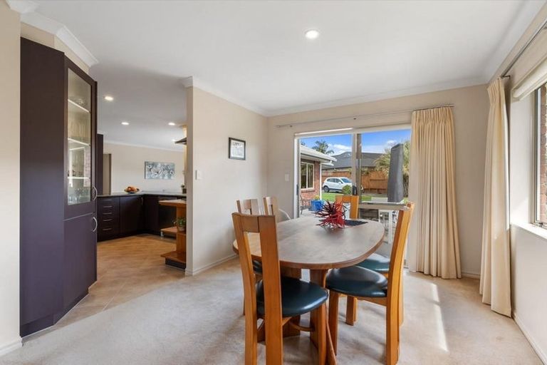 Photo of property in 28 Redhaven Place, Bethlehem, Tauranga, 3110