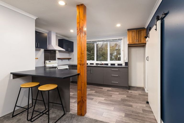 Photo of property in 12 Rhodes Street, Waimate, 7924