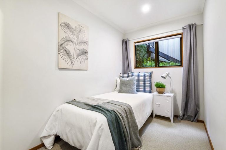 Photo of property in 24a Seaview Avenue, Northcote, Auckland, 0627
