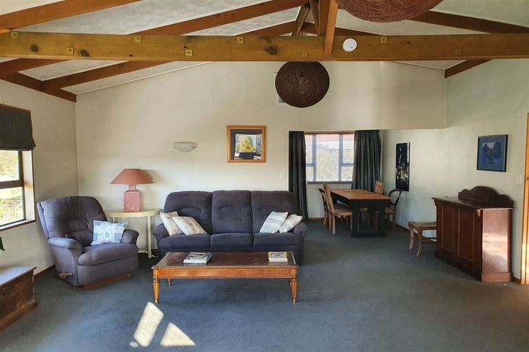 Photo of property in 73 Devon Street, Picton, 7220